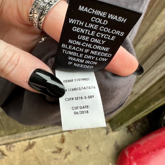 Torrid Solid Dark Charcoal Grey Cold Shoulder Simple Basics Tee NWT Size 1X - Picture 6 of 7